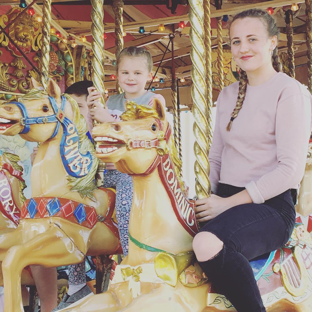 Today has been pretty perfect. Sunshine and fair rides at #crealyresort now for pizza and prosecco. Crealy is fab for children, tweens and parents.